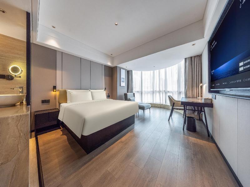 Relax Season Hotel (Shenzhen Dongmen) image