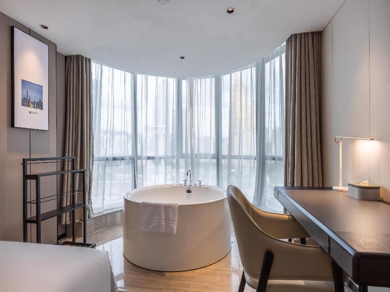 Relax Season Hotel (Shenzhen Dongmen) image