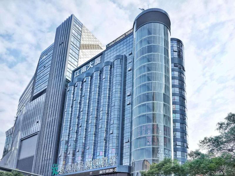 Relax Season Hotel (Shenzhen Dongmen) image