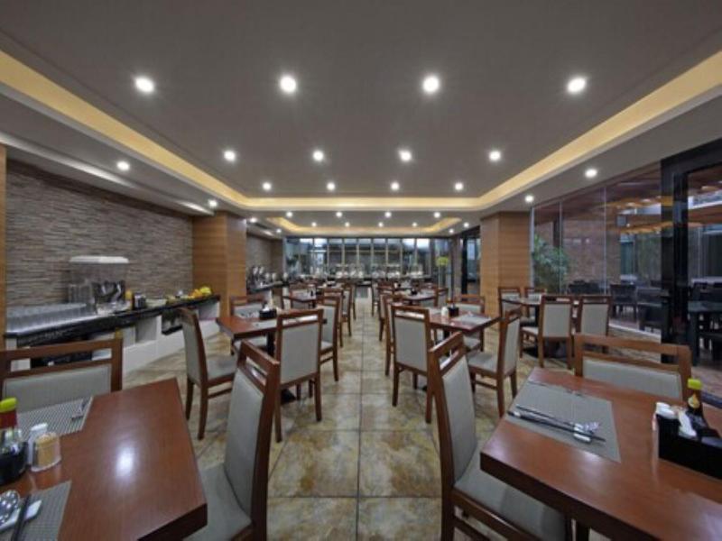 Honglilai Hotel image