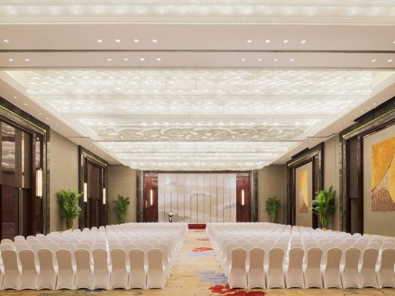 Wanda Realm Dandong image