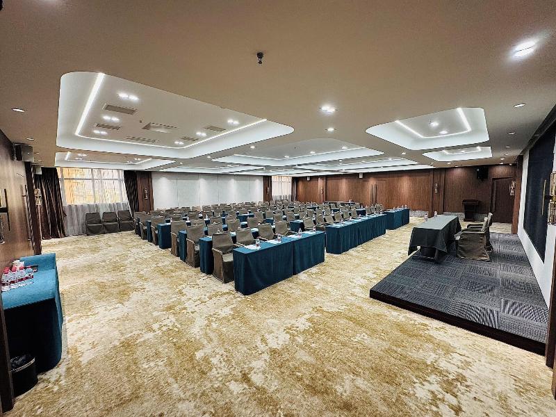 Country Inn&Suites By Radisson image