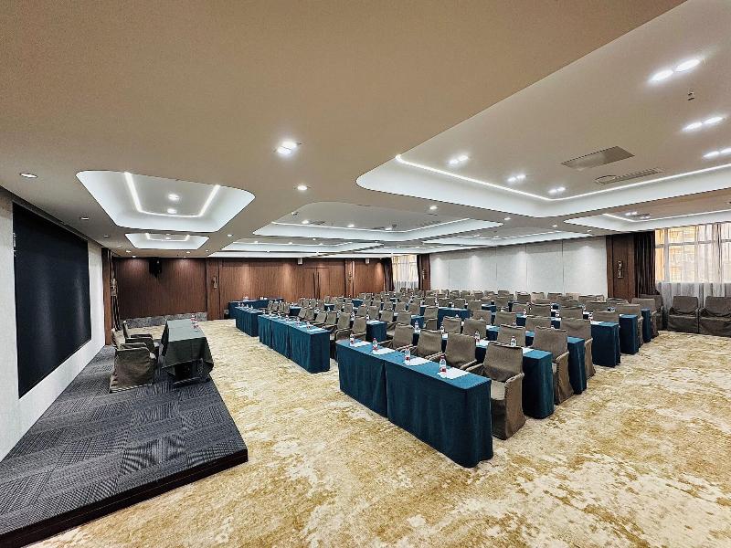 Country Inn&Suites By Radisson image