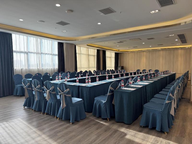 Country Inn&Suites By Radisson image