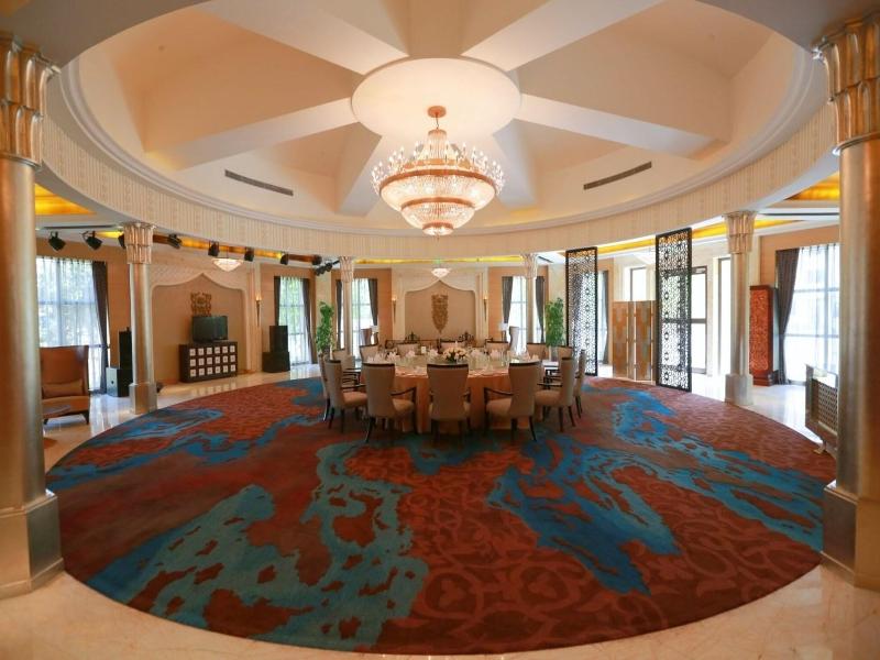 Universal International Hotel Urumqi image