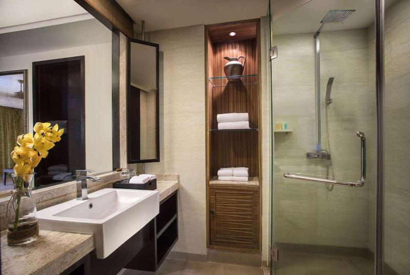 Ramada Plaza by Wyndham Sanya Bay image