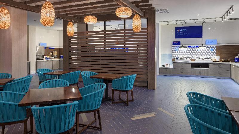 Holiday Inn Express & Suites Orlando at Seaworld image