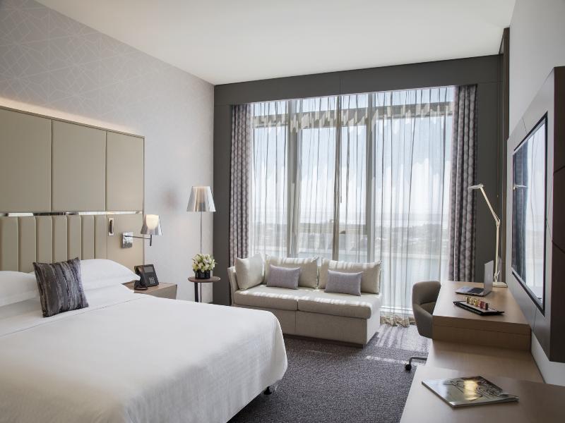 Pearl Rotana Capital Centre image
