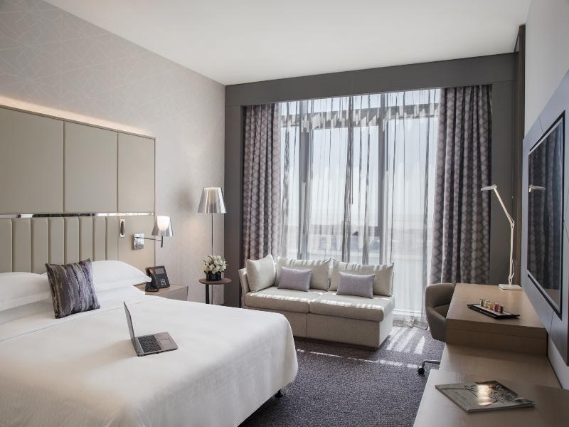 Pearl Rotana Capital Centre image