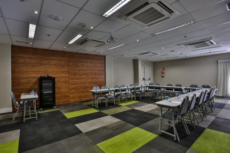 Summit Suites Hotel - Pindamonhangaba image