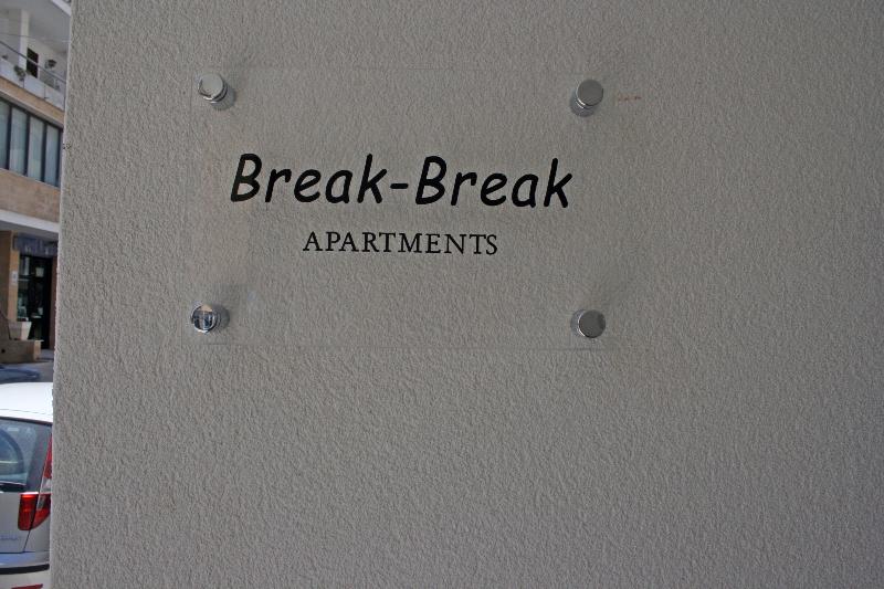 Break-Break Apartments