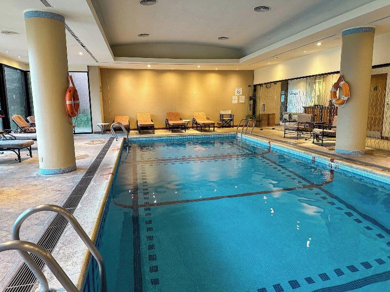 Sheraton Pilar Hotel Convention Center image