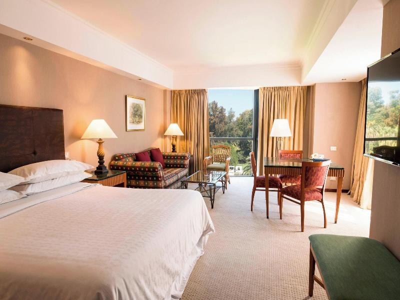 Sheraton Pilar Hotel Convention Center image