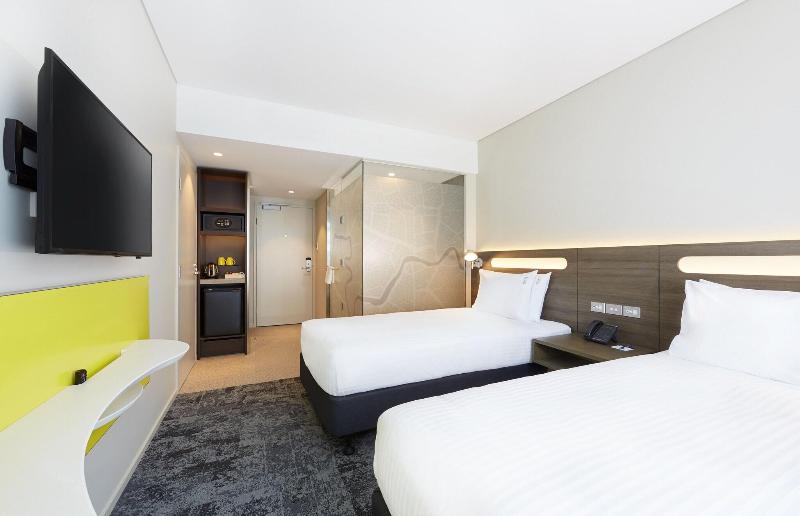 Holiday Inn Express Brisbane Central image