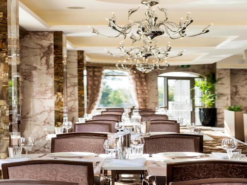 Swan River Hotel image