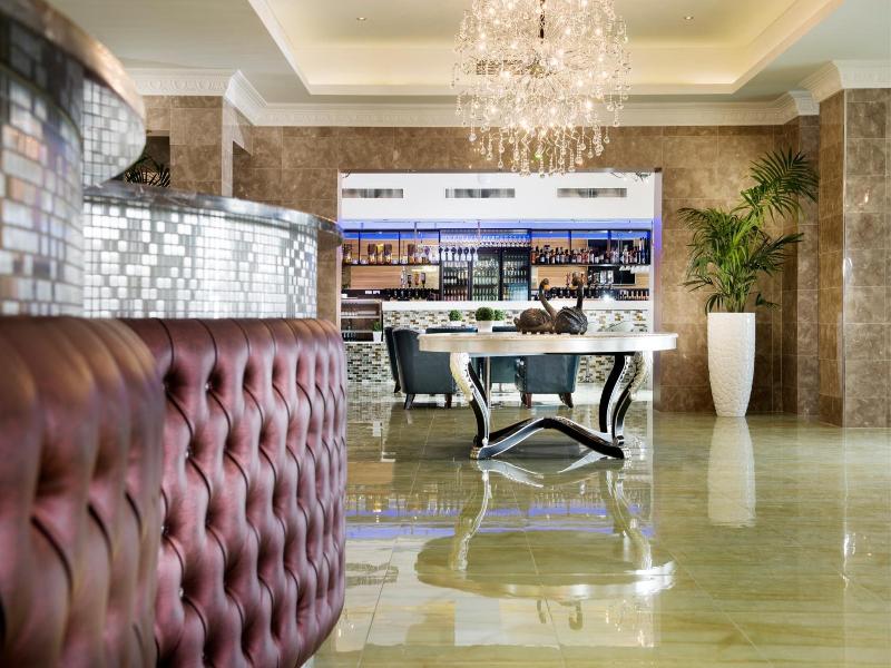 Swan River Hotel image