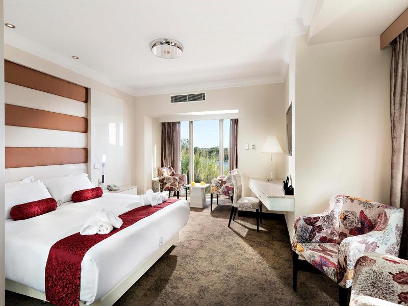 Swan River Hotel image