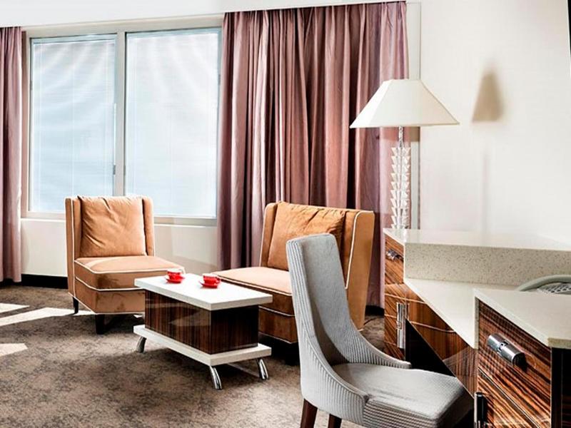 Swan River Hotel image