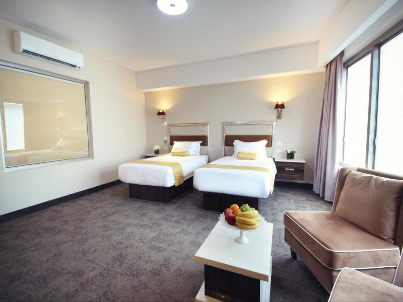Swan River Hotel image
