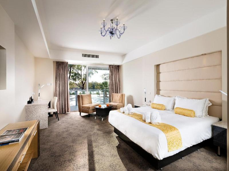 Swan River Hotel image