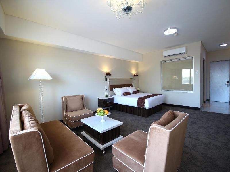 Swan River Hotel image