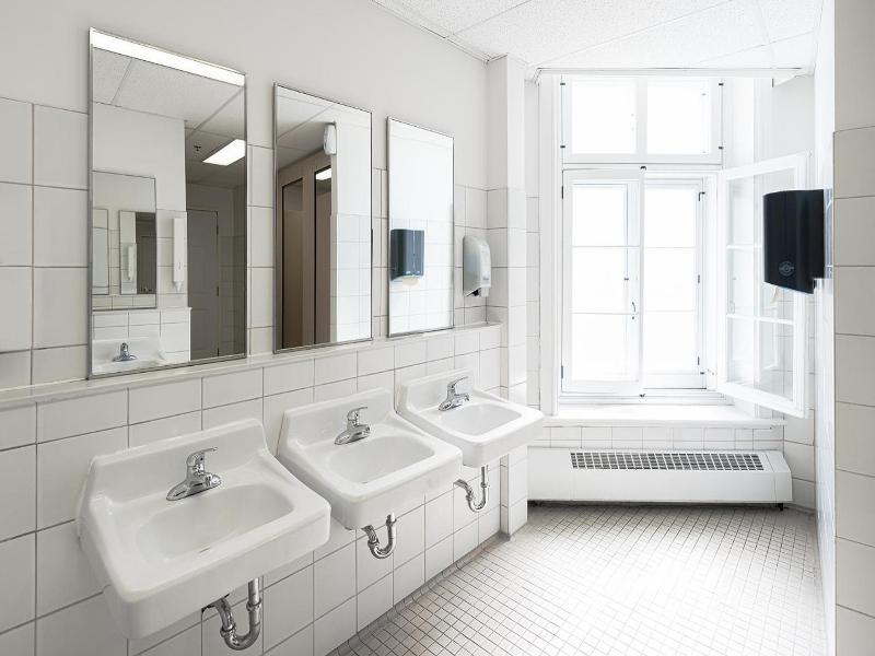Auberge Internationale De Quebec image