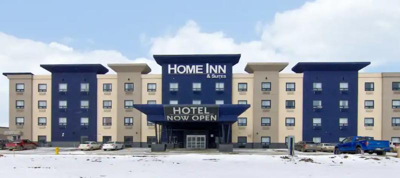 Home Inn and Suites Regina Airport West