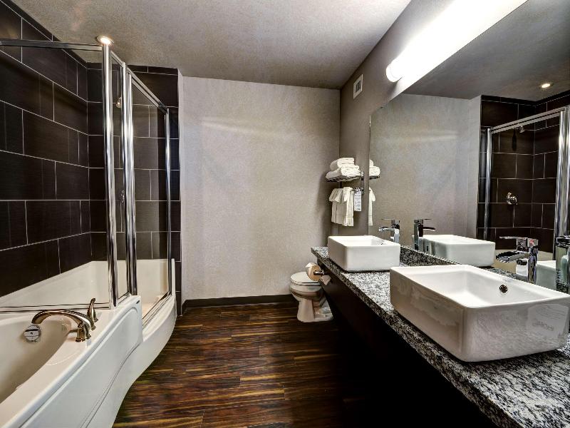Home Inn Suites Swift Current — general view