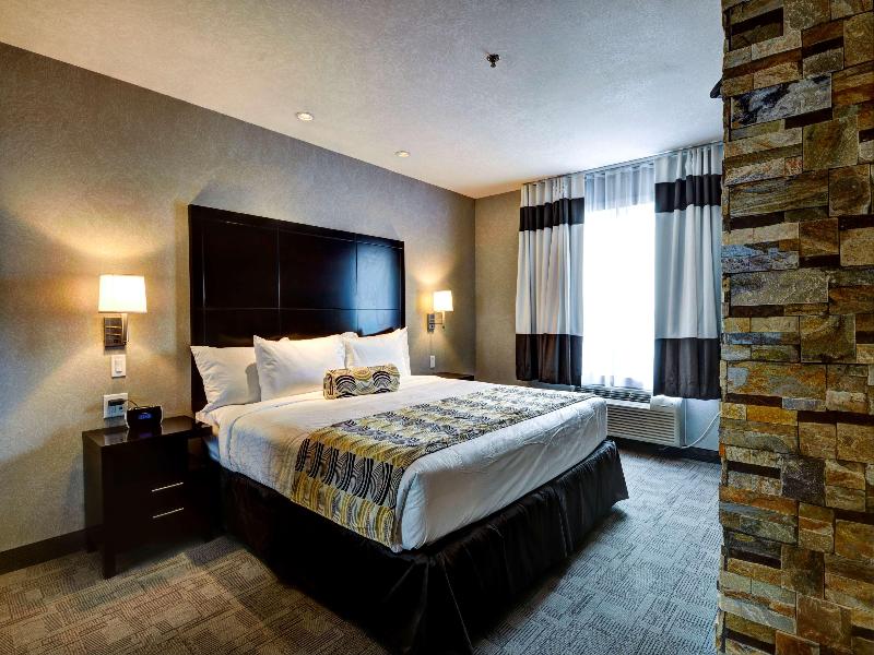 Home Inn Suites Swift Current — general view