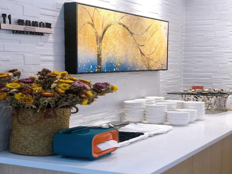 Joyful Star Hotel Pudong Airport Wanxia image