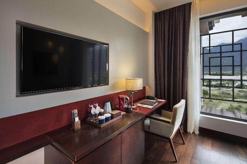 Hilton Linzhi Resort image