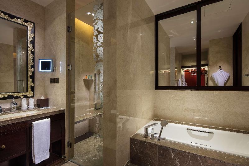 Hilton Linzhi Resort image
