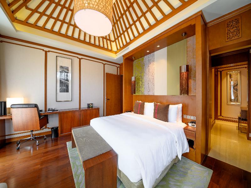Hualuxe Hotels Resorts Kunming image