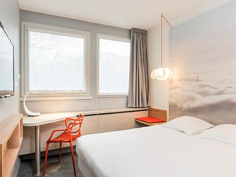 Ibis Styles Paris Velizy image
