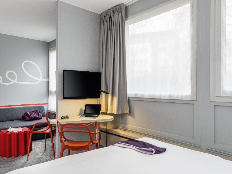 Ibis Styles Paris Velizy image