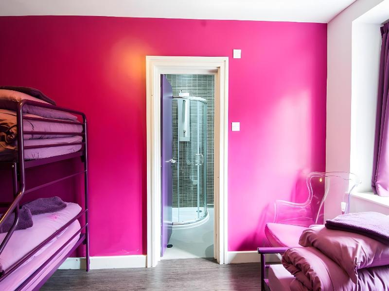 Safestay Holland Park image