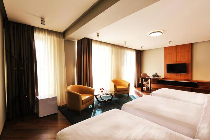 FORTUNE PALACE HOTEL image