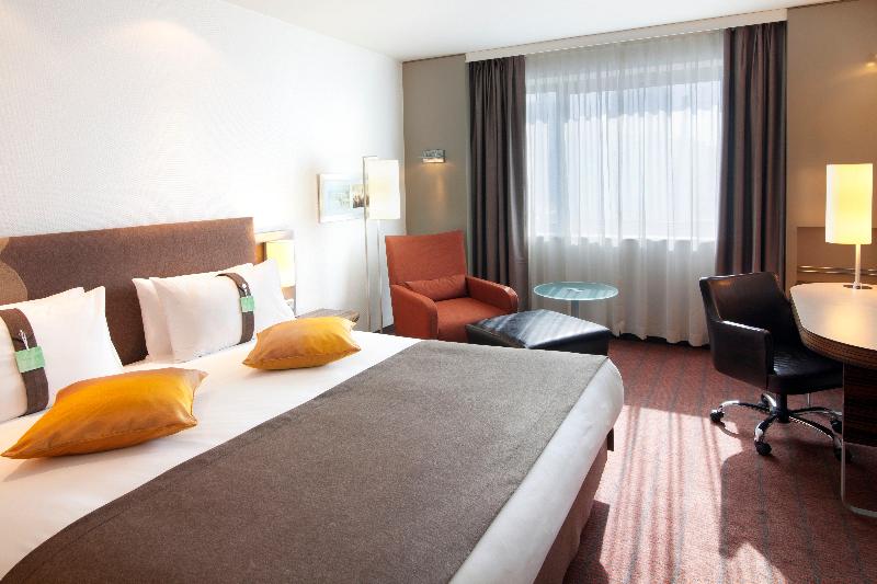 Holiday Inn Almaty image