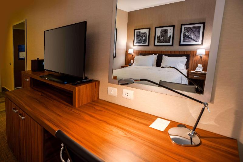 Hampton Inn By Hilton Piedras Negras image