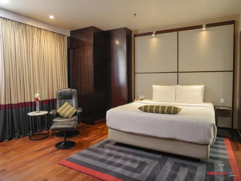Avari Towers image