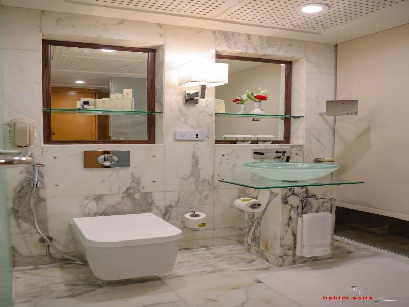 Avari Towers image