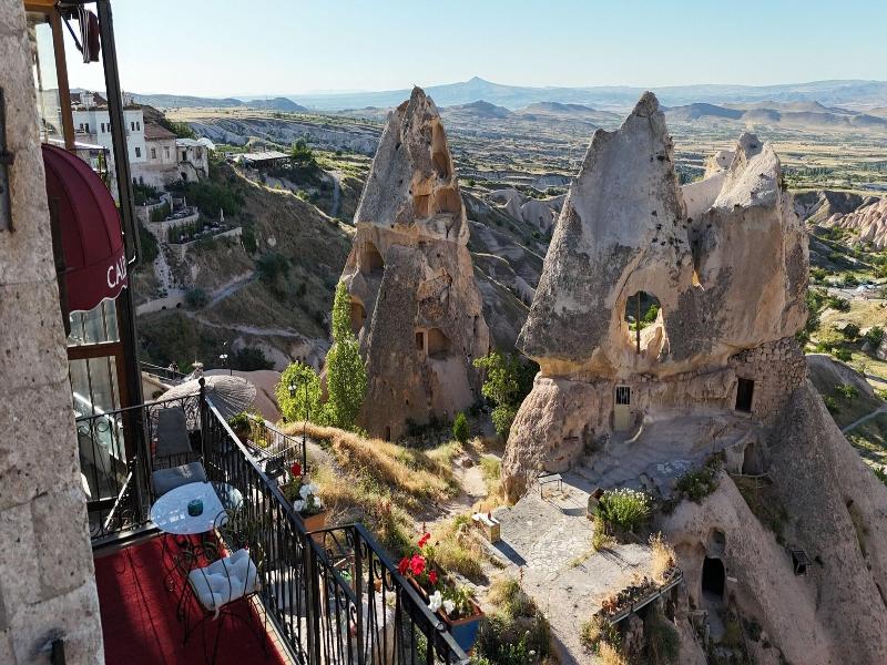 Caldera Cave Hotel