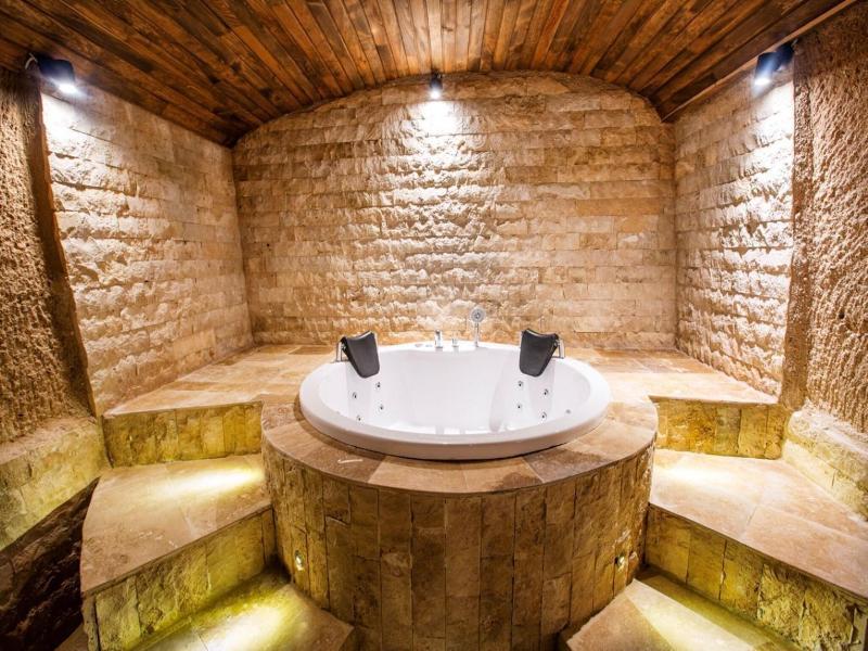 Caldera Cave Hotel
