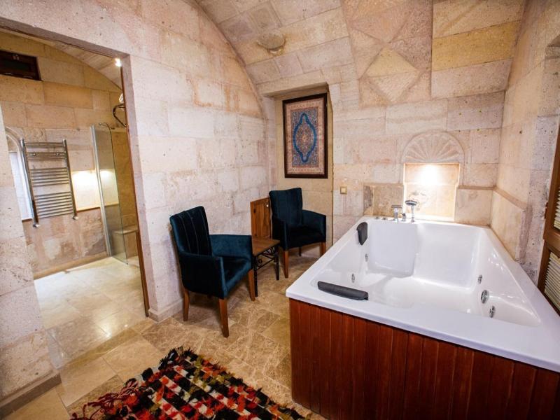 Caldera Cave Hotel