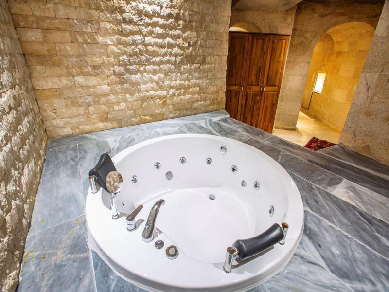Caldera Cave Hotel