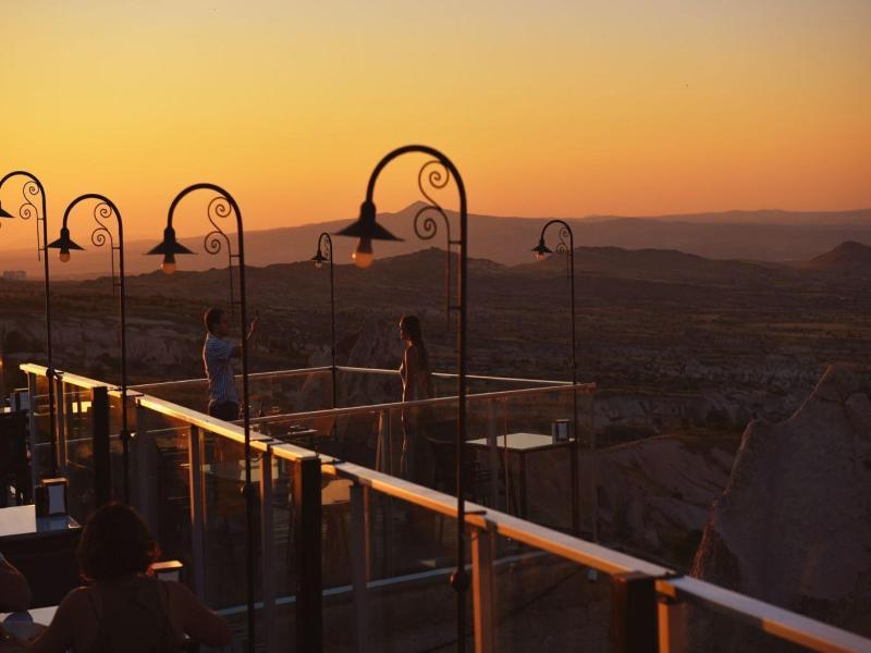 Caldera Cave Hotel