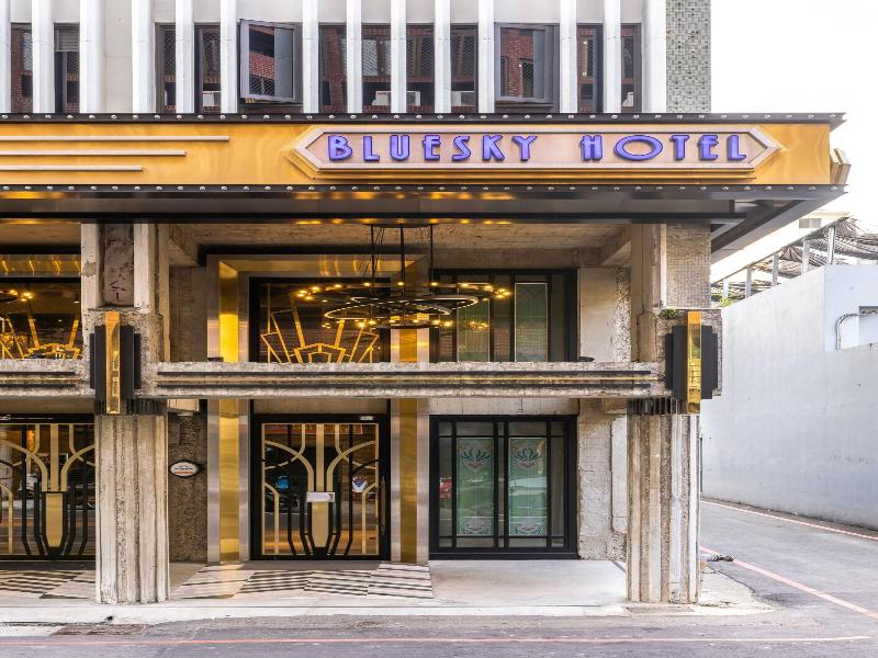 1969 Blue Sky Hotel image