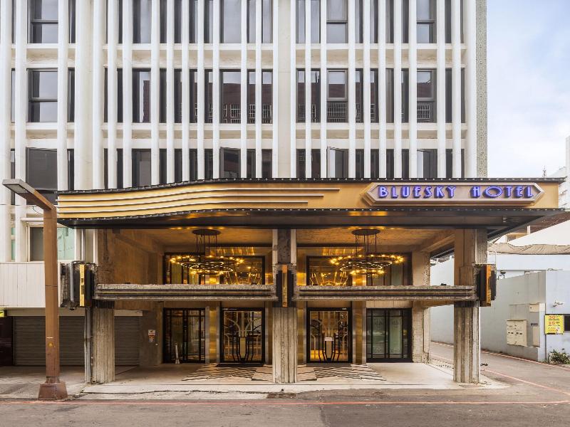 1969 Blue Sky Hotel image