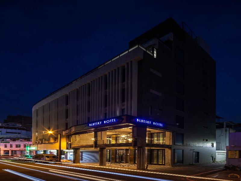 1969 Blue Sky Hotel image
