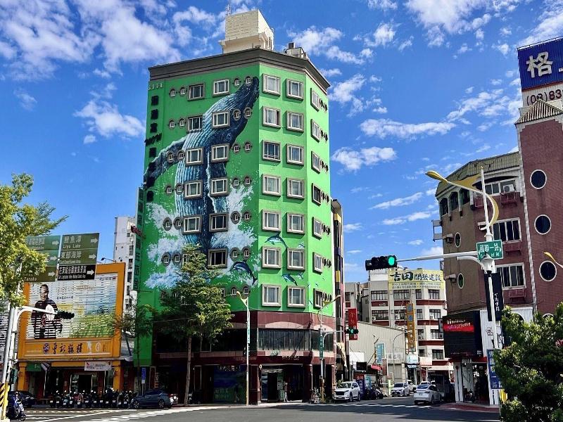 Hualien Wow Hostel image